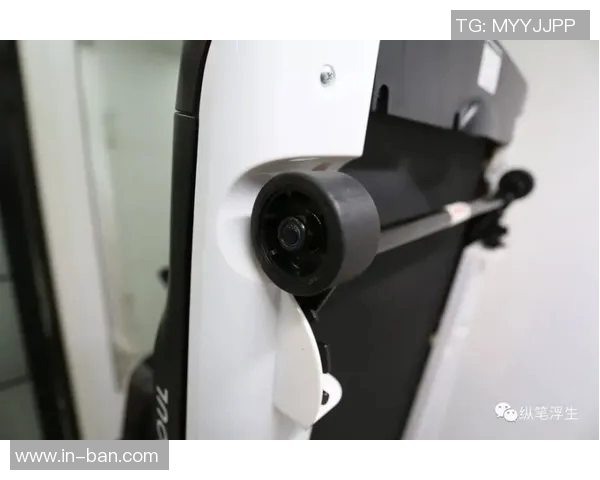 足球明星护膝的选择与使用技巧揭秘助你提升运动表现 足球明星护膝的选择与使用技巧揭秘助你提升运动表现